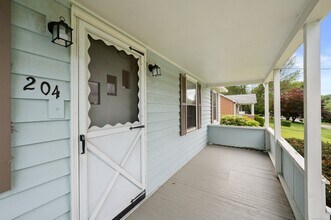 204 Dunham St in Norwich, CT - Building Photo - Building Photo