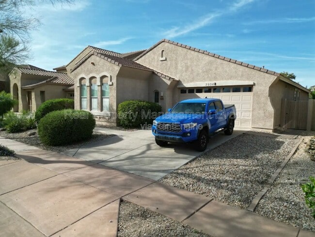 3038 W Trapanotto Rd in Phoenix, AZ - Building Photo - Building Photo