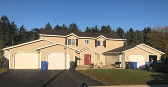 205 Gillette St, Unit 205 Gillette St - Unit 3 in Pardeeville, WI - Building Photo