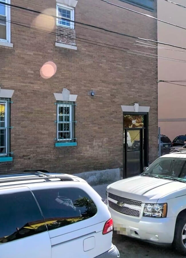 328 62nd St in West New York, NJ - Building Photo - Building Photo