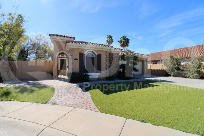 2451 E Honeysuckle Pl in Chandler, AZ - Building Photo - Building Photo