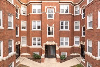 6415 N Greenview Ave in Chicago, IL - Foto de edificio - Building Photo