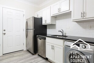 1417 W Hutchinson St, Unit 1 in Chicago, IL - Building Photo