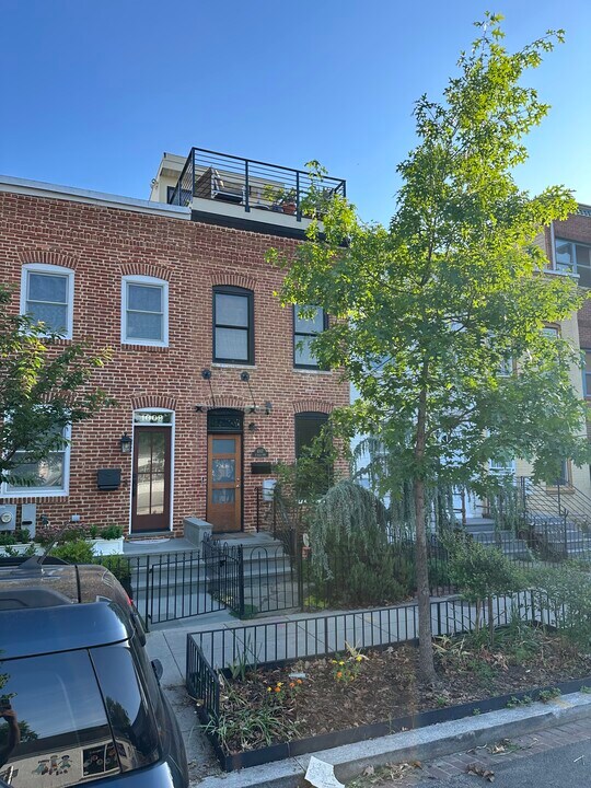 1007 V St NW in Washington, DC - Building Photo