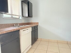 1007 Sutor Rd in Tallahassee, FL - Building Photo - Building Photo