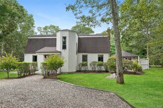 11 Sandown Ct in Wainscott, NY - Building Photo - Building Photo