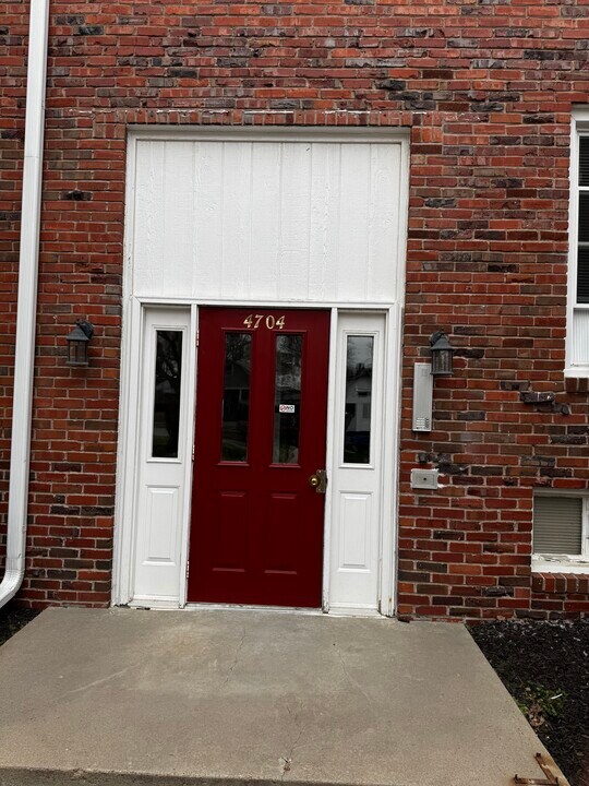 4706 Cass St in Omaha, NE - Building Photo