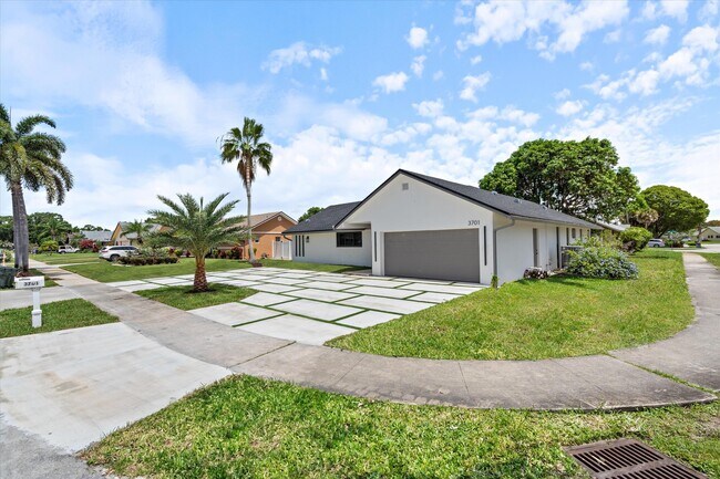 3701 NW 8th St in Delray Beach, FL - Building Photo - Building Photo