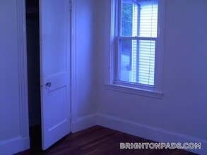 195 Lake St, Unit 2 in Boston, MA - Building Photo - Building Photo