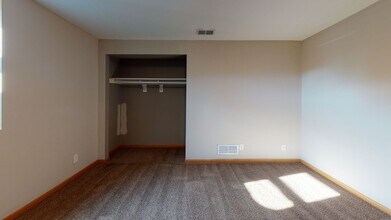 1203 Como Ave SE in Minneapolis, MN - Building Photo - Building Photo