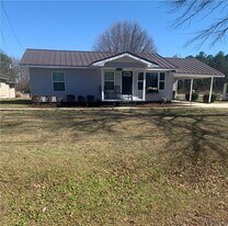 18160 N Jefferson St in Athens, AL - Building Photo
