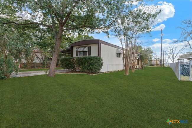 1506 Honeysuckle Ln in New Braunfels, TX - Building Photo - Building Photo