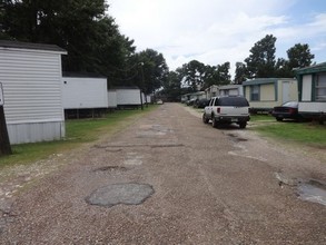 515 Sonnier Rd in Carencro, LA - Foto de edificio - Building Photo