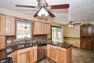 1932 Otterbin St in Louisville, OH - Building Photo - Building Photo