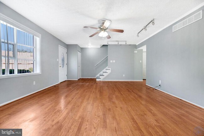 421 Gatewood Ct in Glen Burnie, MD - Building Photo - Building Photo