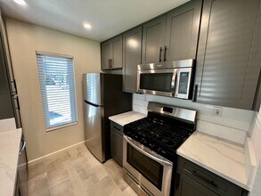 10734 Dabney Dr in San Diego, CA - Building Photo - Building Photo