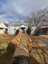 1605 Rugby Blvd NW in Roanoke, VA - Building Photo