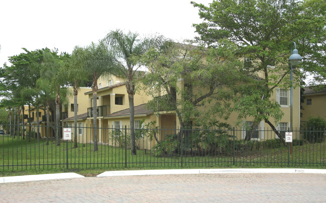 Bay Reach Condominiums