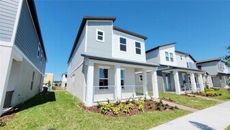 348 S Zuni Rd in St. Cloud, FL - Building Photo