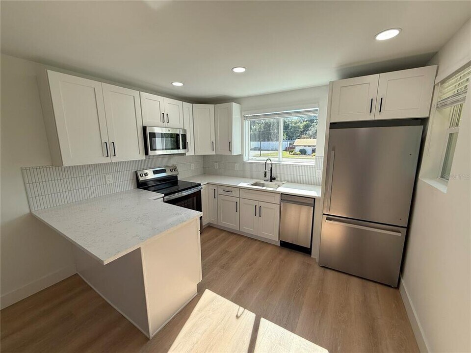 2813 NW 6th St in Gainesville, FL - Building Photo