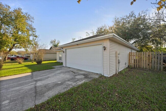 7728 Pikes Peak Dr in Jacksonville, FL - Building Photo - Building Photo