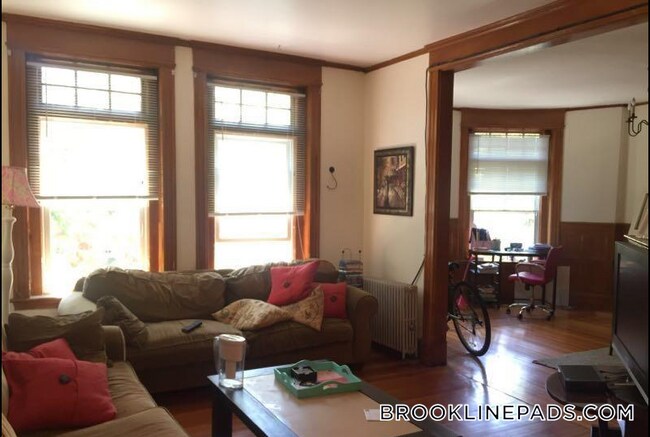 property at 11 Strathmore Rd