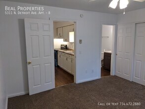 5311 N Detroit Ave in Toledo, OH - Building Photo - Building Photo
