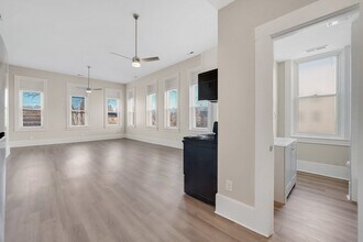 92.5 Maple St in Northampton, MA - Building Photo - Building Photo