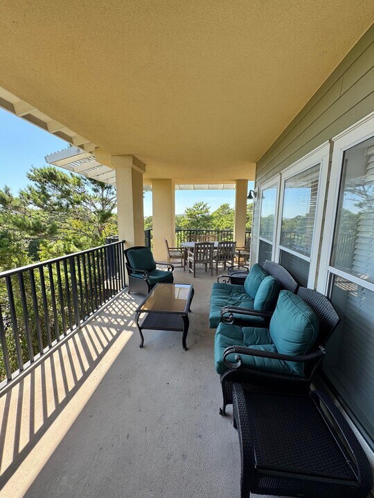 1732 W County Hwy 30A in Santa Rosa Beach, FL - Building Photo