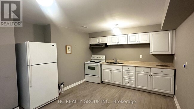 property at 821 Walsh Ct