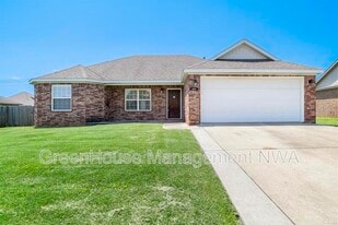 403 Cherry St in Pea Ridge, AR - Building Photo