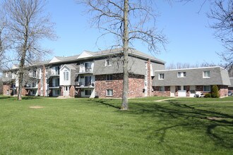 Country Glenn Apartments in Grand Island, NY - Building Photo - Building Photo