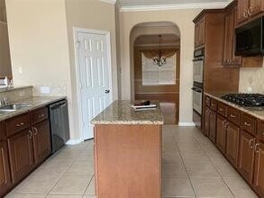 1515 Mesa Verde Dr in League City, TX - Building Photo - Building Photo