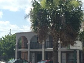 420 Westheimer Rd, Unit B in Houston, TX - Building Photo