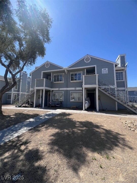 1963 Dwarf Star Dr in Las Vegas, NV - Building Photo