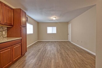 10055 Hardison Ln in Houston, TX - Building Photo - Building Photo