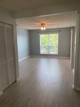 610 Windrush Bay Dr in Tarpon Springs, FL - Building Photo - Building Photo
