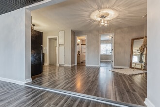 1710 W 4th St in Dixon, IL - Building Photo - Building Photo