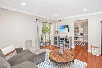 52 Brookside Ln in Mount Arlington, NJ - Foto de edificio - Building Photo