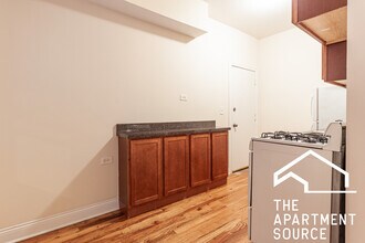 2844 N Orchard St, Unit 36 in Chicago, IL - Foto de edificio - Building Photo