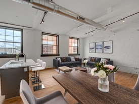 1851 N Howard St in Philadelphia, PA - Building Photo