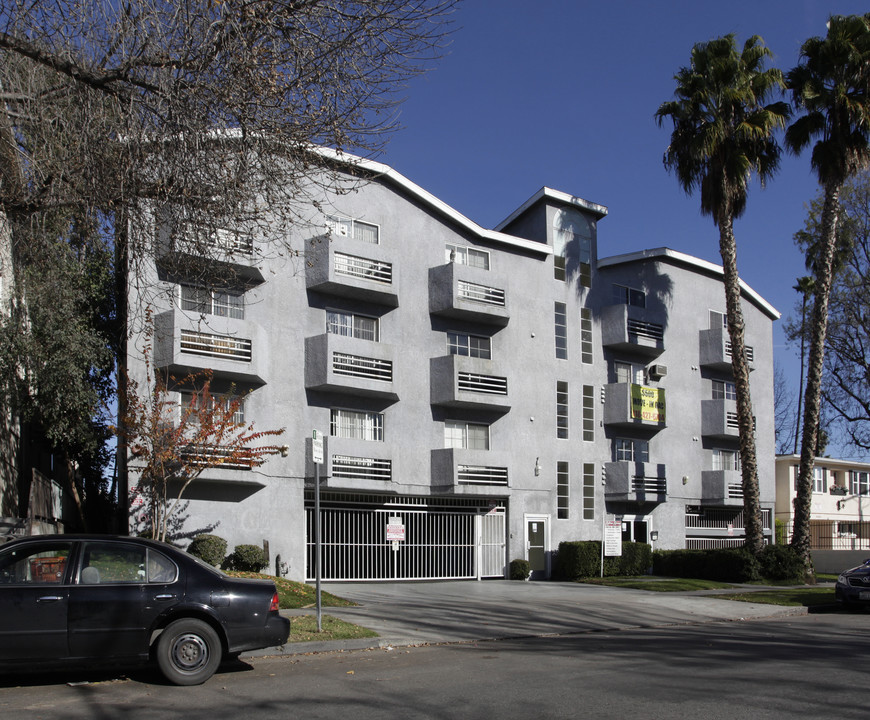 Sylvan in Van Nuys, CA - Foto de edificio