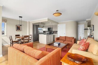77 E 12th St in New York, NY - Building Photo - Building Photo