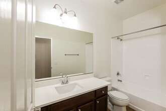 7706 S 71st Ave in Phoenix, AZ - Building Photo - Building Photo