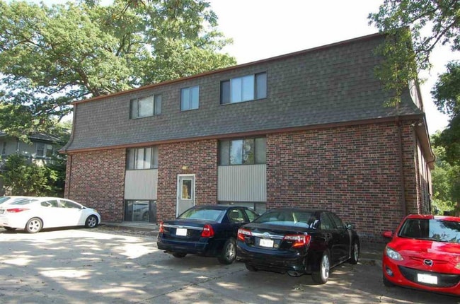 365 Ellis Ave in Iowa City, IA - Building Photo - Building Photo