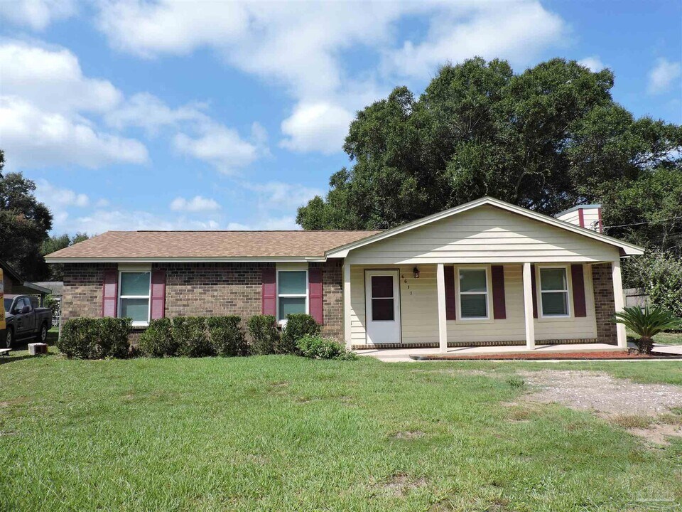 6611 Bellview Pines Pl in Pensacola, FL - Building Photo