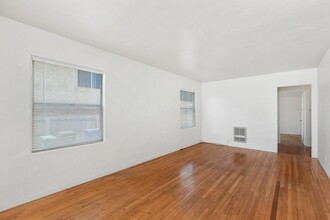 3976-3980 Kendall St in San Diego, CA - Foto de edificio - Building Photo