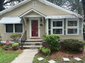 1318 Oak St in Columbia, SC - Building Photo