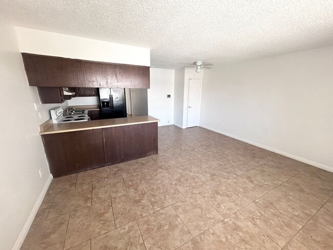 6979 Issac Ave in Las Vegas, NV - Building Photo - Building Photo