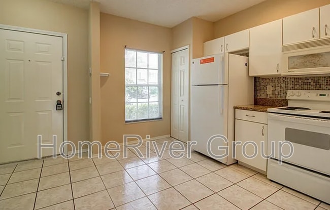 30046 Granda Hills Ct in Zephyrhills, FL - Building Photo - Building Photo